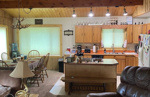 Dubois Cabin | Relaxing Mountain Getaway