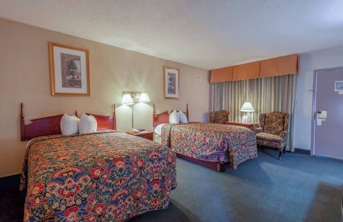 Allison Hotel | Relaxing Room w/Premium Cable Just Miles From Gallup Airport & Local Dining