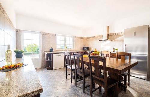 Carvoeiro Villa | Relaxing villa w/BBQ & heatable pool, Carvoeiro