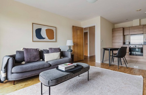 Limehouse Apartment | Remarkable Limehouse 1BR, near Shopping & Dining, by Blueground