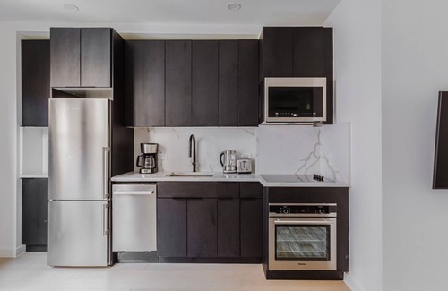 Williamsburg Apartment | Remarkable Williamsburg 2BR w/W/D & Virtual Doorman, by Blueground