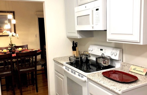 Santa Ana House | Remodeled 3 Bedroom House with Full Gameroom + Pirate Theme + Family Friendly