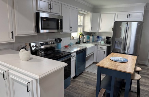 Rogersville House | Remodeled 3 bedroom/2 bath house. Sleeps 7. Availability for 12. Great Location