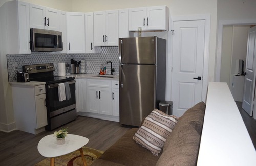 Primos Secane House | Remodeled Modern Rustic Unit with Roof Deck close to center city,