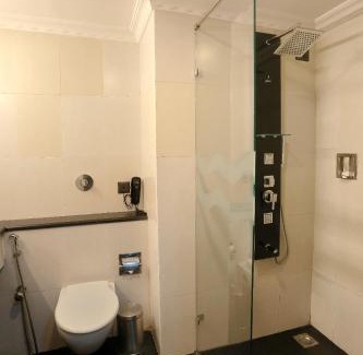 Vypin Hotel | Renai Blue Waters Cherai