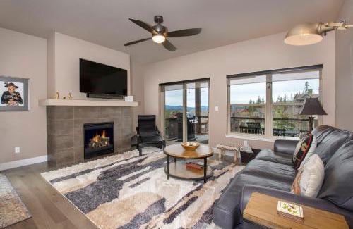 Rendezvous House | Rendezvous 47 Lookout Point