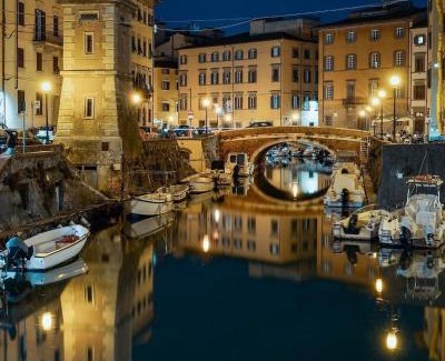 Venezia Nuova Apartment | Renovated apartment with 3 bedrooms in an historic palazzo between port and old town