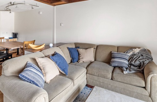 Bolton Valley Condo | Renovated Condo: Steps to Snowflake Lift, Pet-Friendly