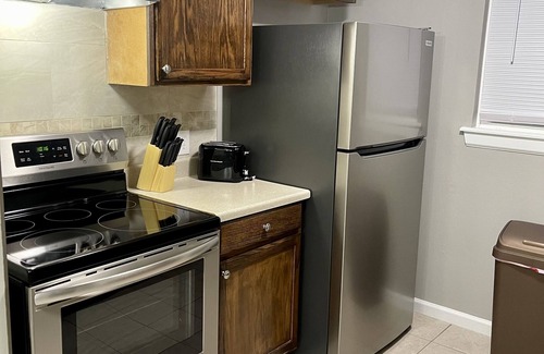 Fayetteville House | Renovated cozy and clean house near UofA