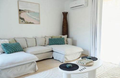 Varsity Lakes House | Renovated Family Retreat Pet Friendly