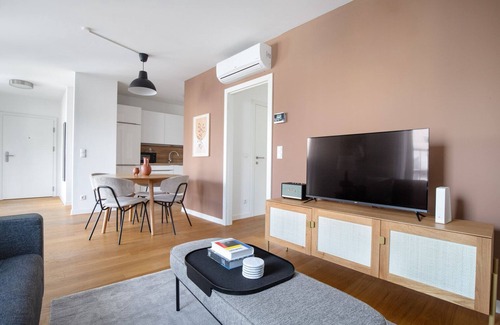 Favoriten Apartment | Renovated Favoriten 2BR w/Elevator, nr U1 Keplerplatz, by Blueground