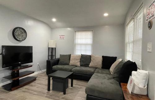Langley Park Apartment | Renovated guest house