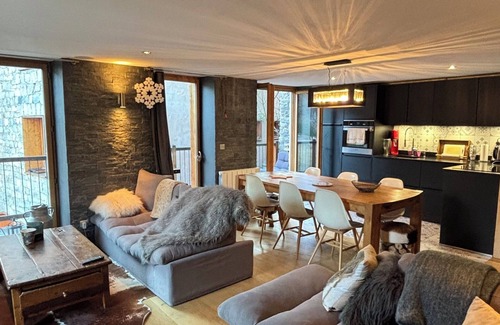 Villarabout Ski Chalet | Renovated house in authentic 3 Vallées hamlet with view and SPA
