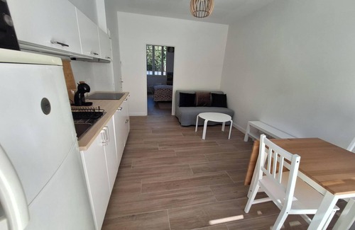 Cauderan Apartment | Renovated T2 apartment with garden, garage, close to center, easy access.