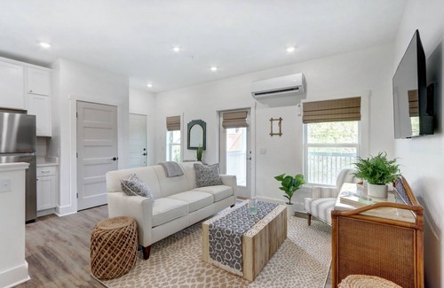 Thunderbolt Cottage | Renovated with Water View - 5 min to SAV - 15 to Beach by Lucky Savannah