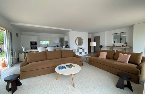 Porquerolles House | Rent house on the island of Porquerolles with exceptional location 6 sleeps