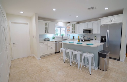 Harbor Village House | RENT LUXE VACATION HOMES 5 STAR 4 BED + HEATED POOL WALK TO BEACH!