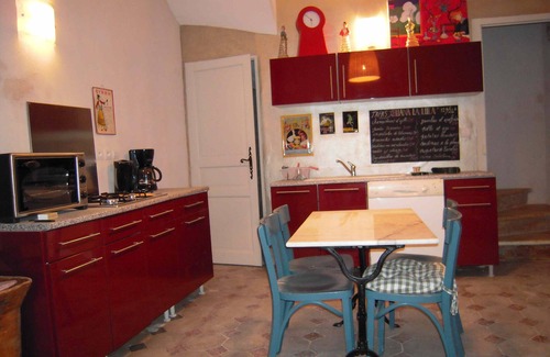 Argilliers House | Rental old farmhouse, 5 people in Argilliers, between Uzes and Pont du Gard.