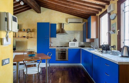 Historic Centre Apartment | Residence of the Fruits-The Cedar- bright apartment a stone's throw from the squares!
