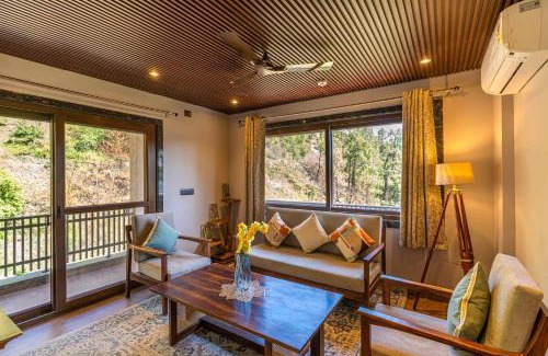 Chail Villa | Residences By Tarika by VEO - Luxury 7BR 4BR & 3BR in Chail with Bonfire & Hillview