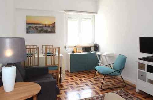 Linda-a-Velha Apartment | Residential flat near Império square in Bethléem, Lisbon