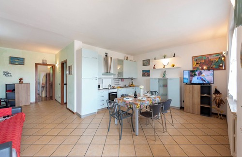 Rivoltella Apartment | Residenza Vittoria, Desenzano Del Garda, Italy