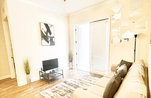 Southside Apartment | RESORT STYLE 2 BD/2.5 BATH APT (2 MIN DRIVE BMCS)