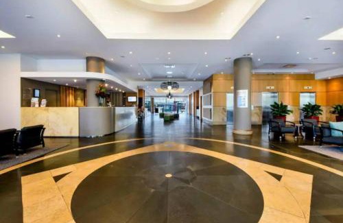 Darwin City Centre Apartment | Resort Style City View King Bed Pool Balcony