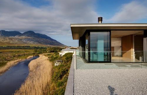 Pringle Bay House | Restio River House