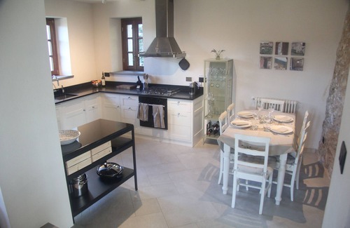 Licciana Nardi House | Restored Farmhouse With Infinity Pool, Mountain Views and Landscaped Garden