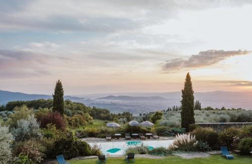 Arezzo House | Restored Farmhouse In The Arezzo Hills