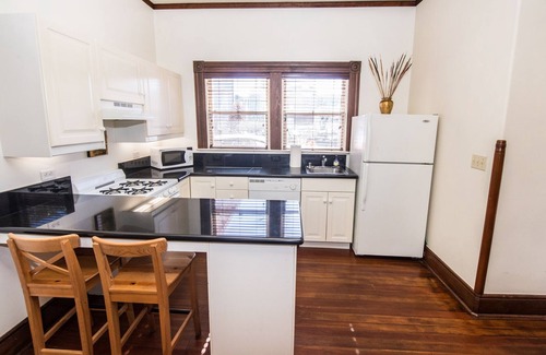 Cortez Hill House | Restored Victorian Downtown 2 Bedroom