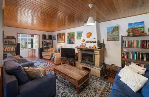 Sao Vicente House | Retiro do Artista art and views over the valley