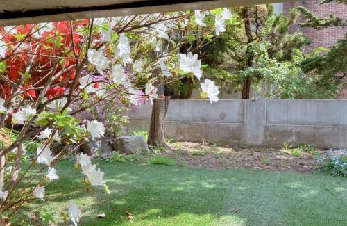 Pangbaeil-tong Apartment | Retreat B102
