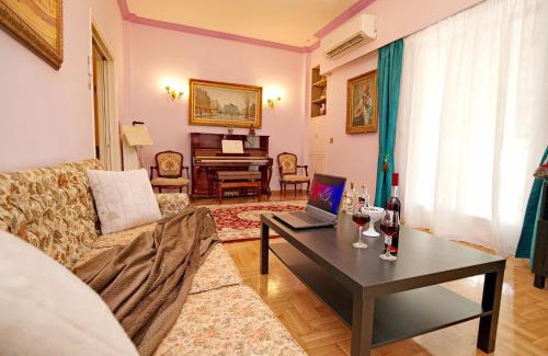 Vyronas Apartment | Retro Athens