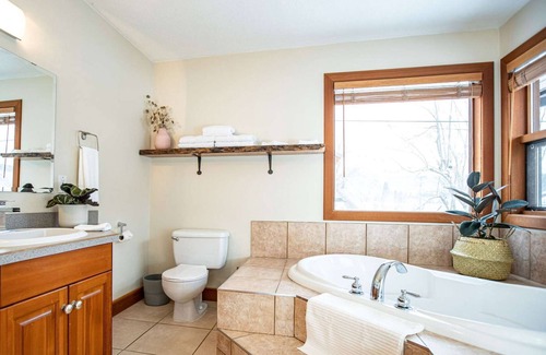 Revelstoke House | Revelstoke - Mackenzie House