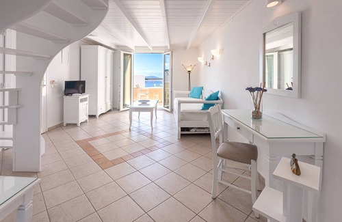 Firostefani Hotel | Reverie Santorini Hotel