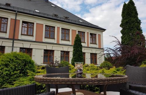 Trzebinia Bed & Breakfast | Rezydencja Pod Zegarem