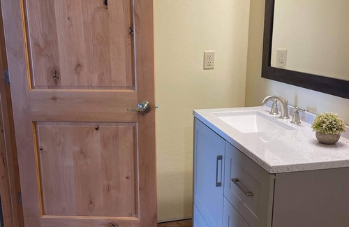 Gardiner Cabin | Rhodopa Lodge at Yellowstone rooms