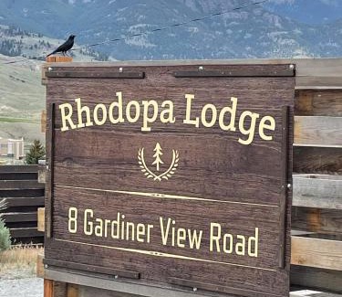 Gardiner Cabin | Rhodopa Lodge at Yellowstone