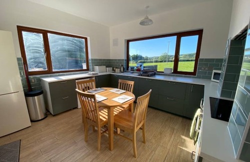 Llandysul House | Rhydwen Cottage - Cosy and Quiet