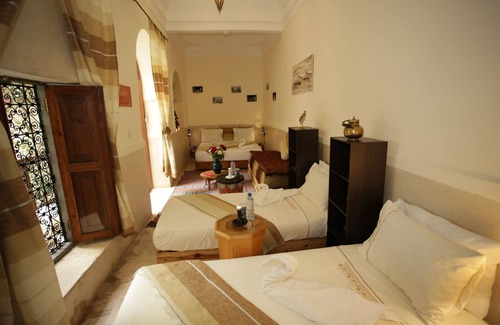 Riad Zitoun Jdid House | Riad White Flowers