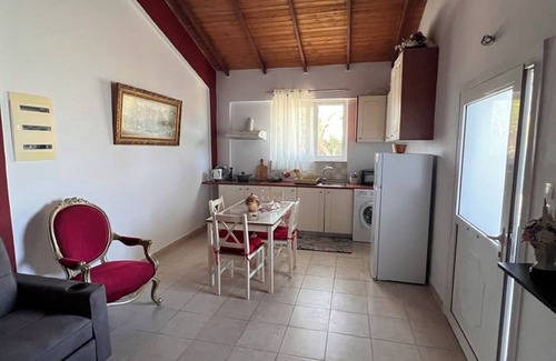 Theologos House | Rianna House