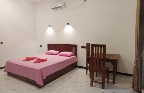 Pottuvil Division 2 Bed & Breakfast | Rice Fields