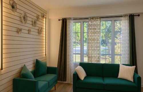 Richmond Hill Villa | Richmond Hill Huge 5BR Home Comfort, Style & Space for Everyone!