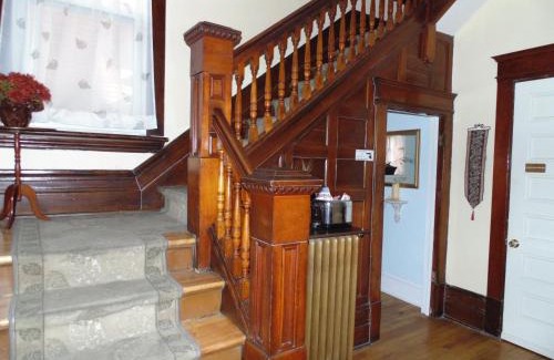 Golden Triangle Bed & Breakfast | Rideau Inn