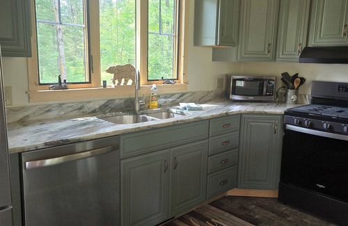 Winter Cabin | Right on the Tuscobia Trail Cozy 2-bedroom cabin in Winter with WiFi, AC