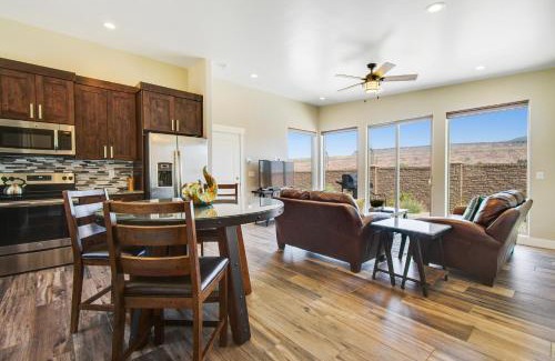 Moab South Valley House | Rim View 3