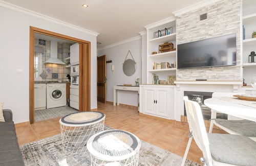 Benamahoma House | RINCON DE LOS DESEOS - Charming apartment with nice patio and Free WiFi