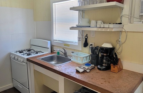 Old Town Cottage | Rip Tide! DB4-2 Bedroom/1 Bath Standard Cottage, Walk to the Beach, Dogs OK!